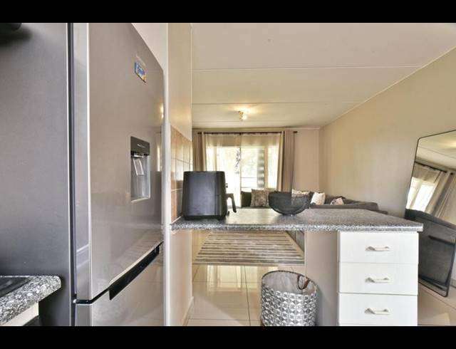 2 BEDROOM APARTMENT FOR SALE IN SUNDOWNER